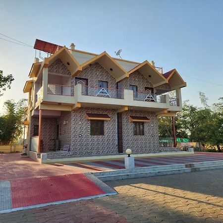 Farmhouse Close To Nature - Kesari Farm Gandhinagar Exterior foto