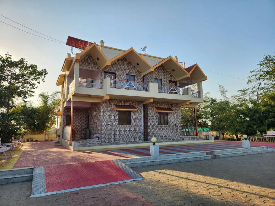 Farmhouse Close To Nature - Kesari Farm Gandhinagar Exterior foto