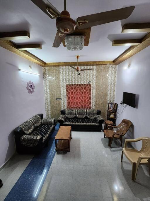 Farmhouse Close To Nature - Kesari Farm Gandhinagar Exterior foto