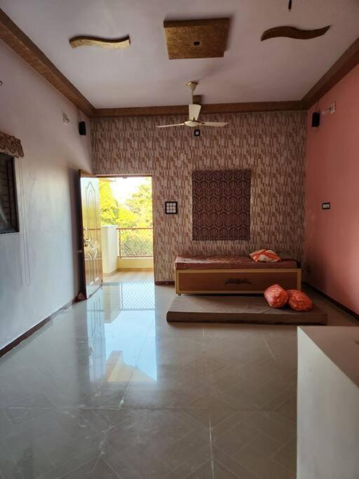 Farmhouse Close To Nature - Kesari Farm Gandhinagar Exterior foto