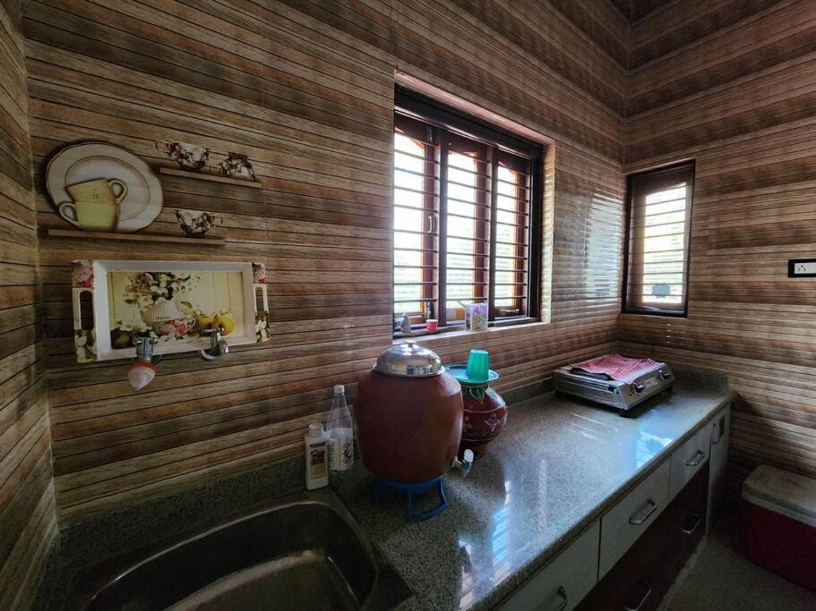 Farmhouse Close To Nature - Kesari Farm Gandhinagar Exterior foto