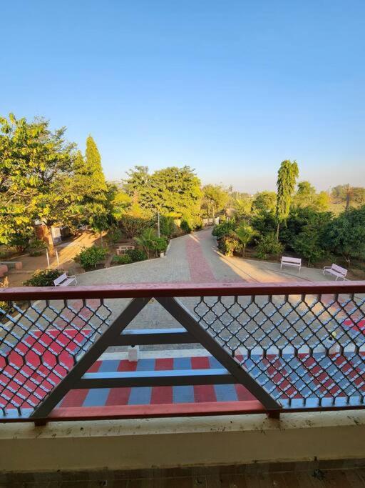 Farmhouse Close To Nature - Kesari Farm Gandhinagar Exterior foto