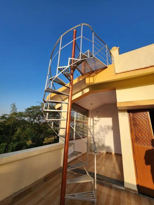 Farmhouse Close To Nature - Kesari Farm Gandhinagar Exterior foto